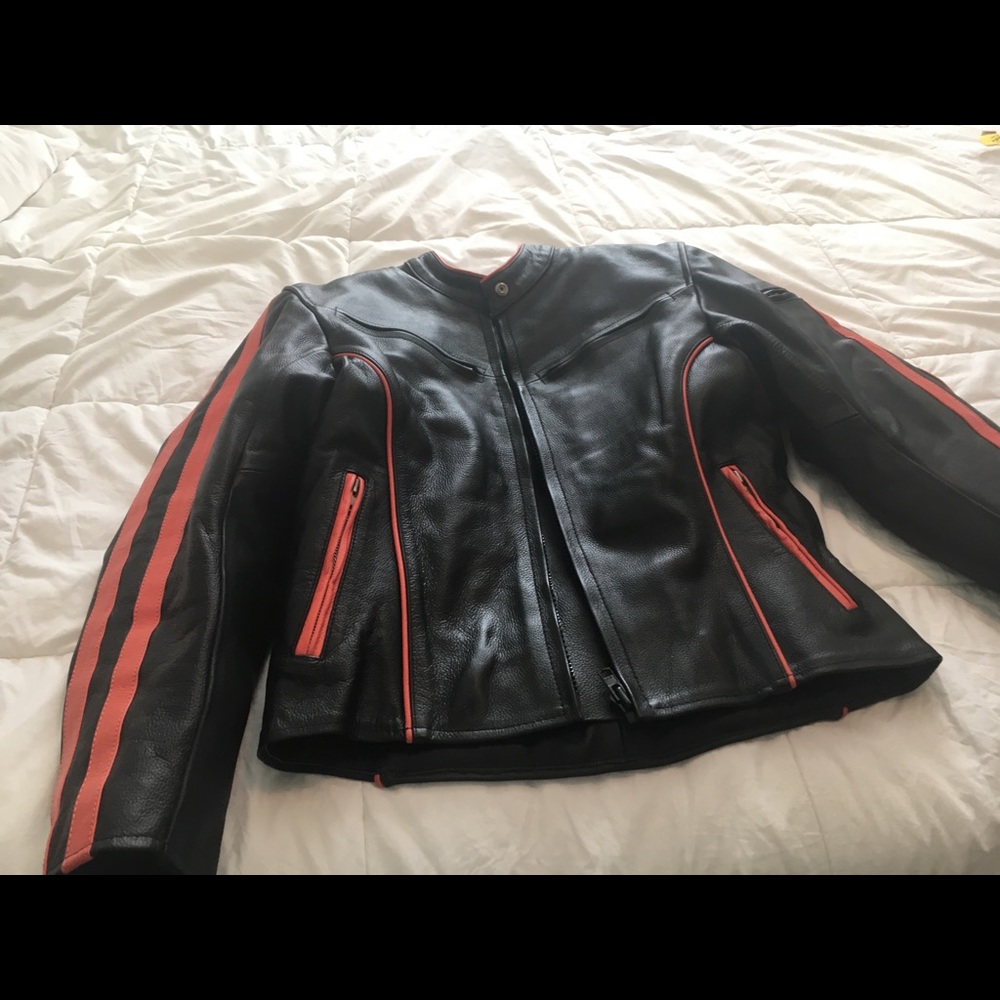 Motorcycle jacket size 4 (M). Perfect condition.